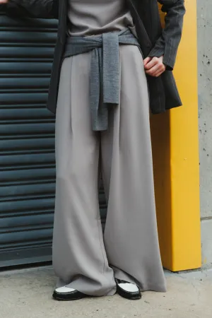 Saint Art New York - Neve Trouser in Powder Grey Crepe